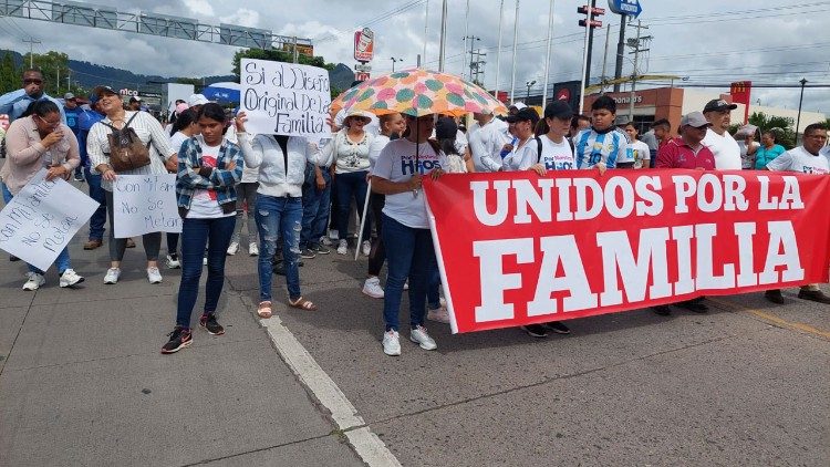Caminata de Iglesias en Honduras reaviva el debate político y pone al descubierto tensiones con el oficialismo