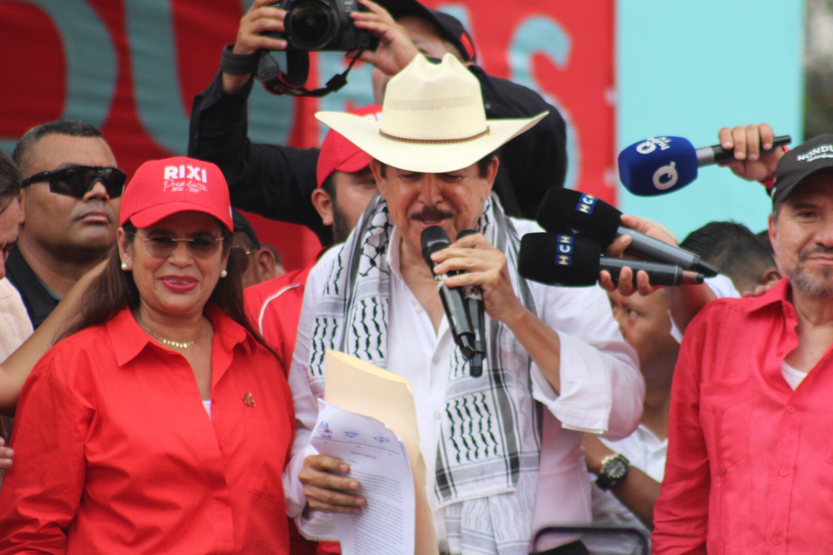 Zelaya y la política hondureña tras la caída de Maduro