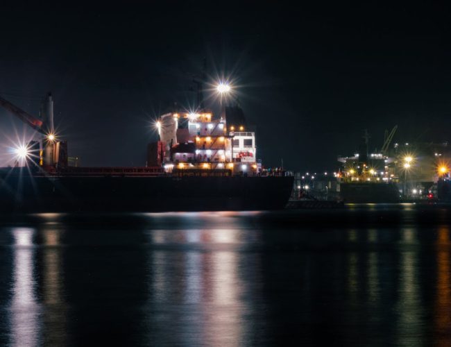 ¿Cómo funciona el proteccionismo comercial?